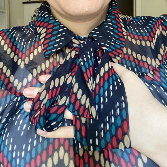 Trippy vintage blouse with bow - Picture 4 of 4